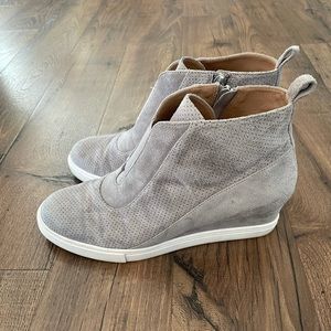 PAOLO Suede Wedge Sneaker